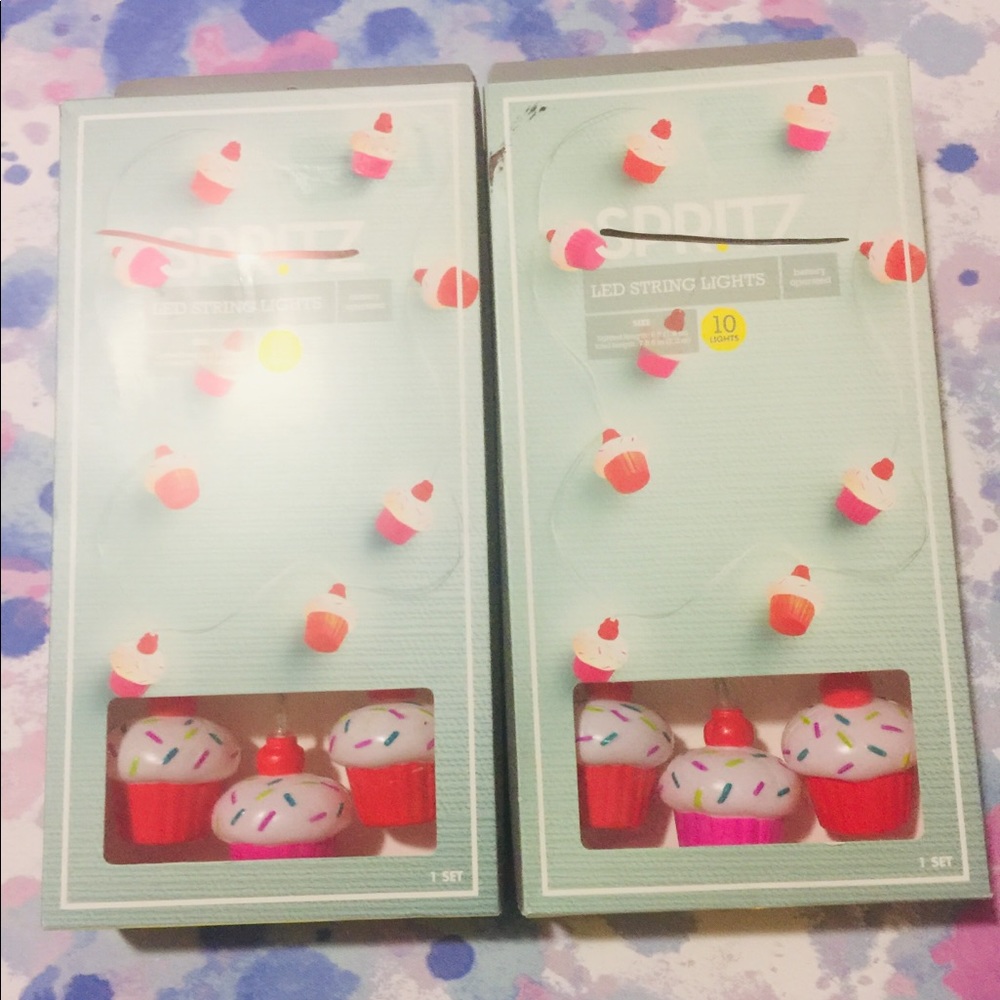 ⭐️2 cupcake string light (brand New)